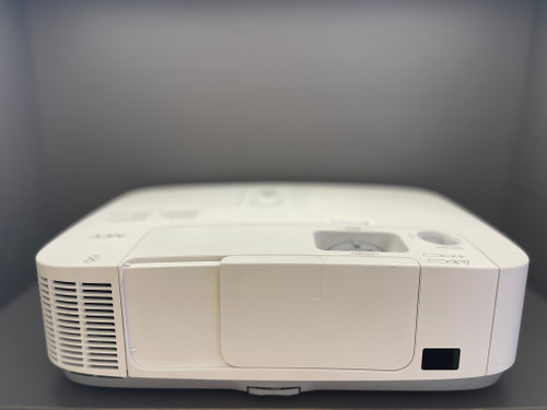 ویدئو پروژکتور ان ای سی NEC P401W (نور و تصویر بسیار خوب)