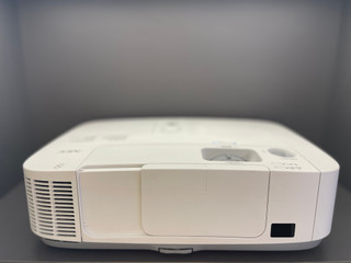 ویدئو پروژکتور ان ای سی NEC P350W (قدرت پرتاب نور عالی+ | کیفیت تصویر عالی)